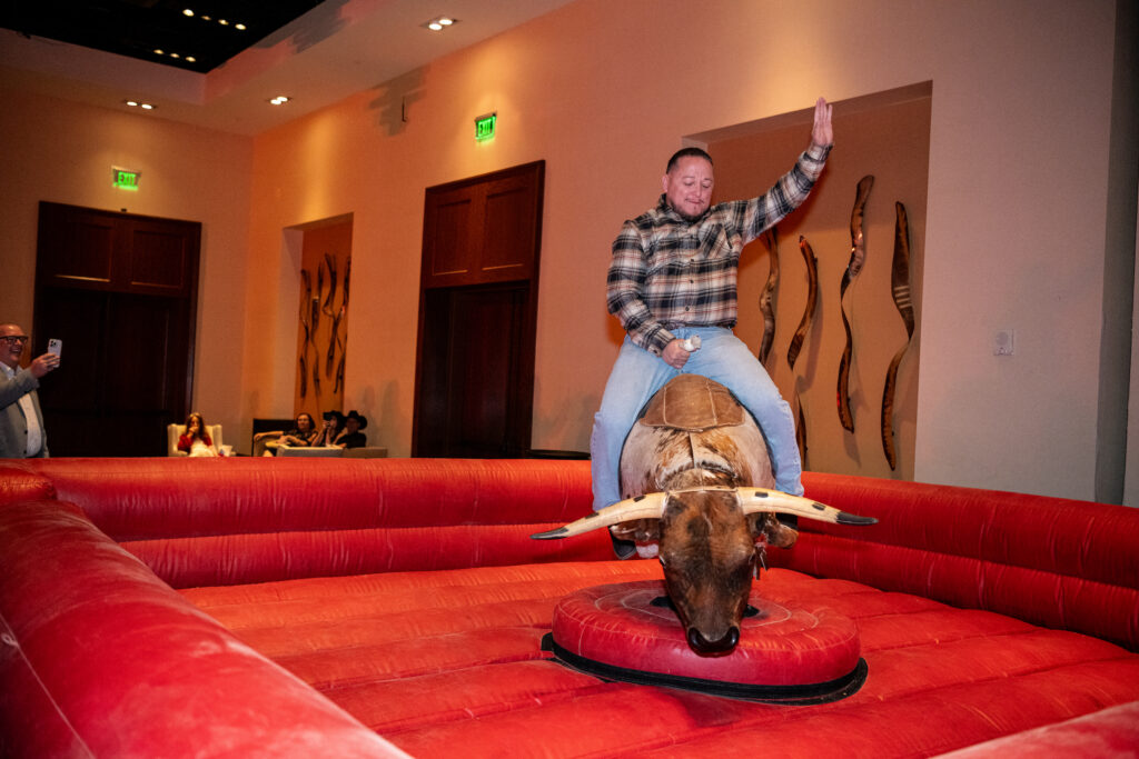 Corporate Photography by Mark Skalny 
1-888-658-3686  
www.markskalnyphotography.com